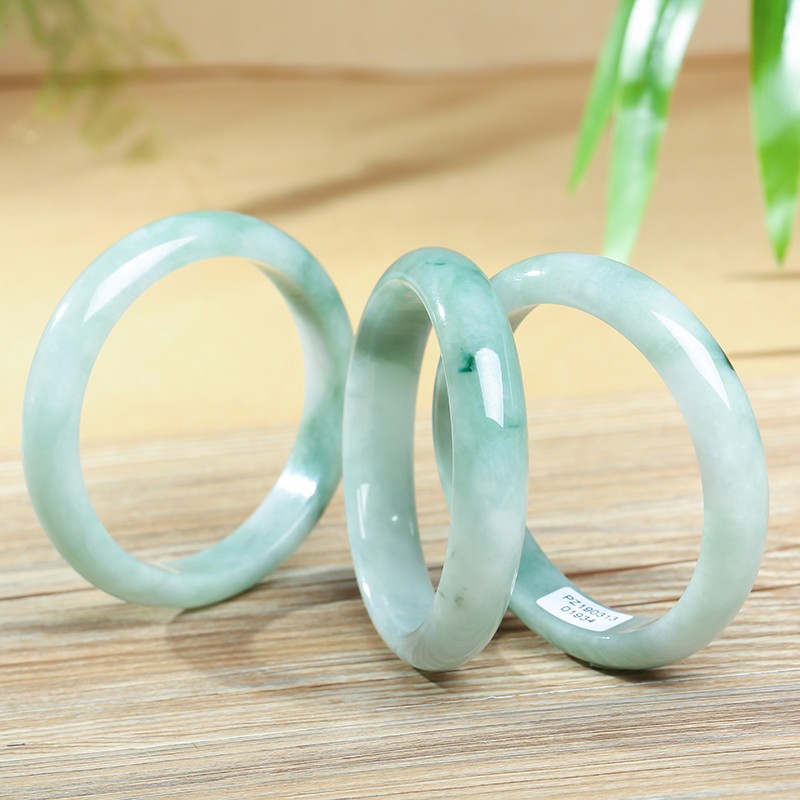 印象眸 翡翠手镯飘花玉镯子