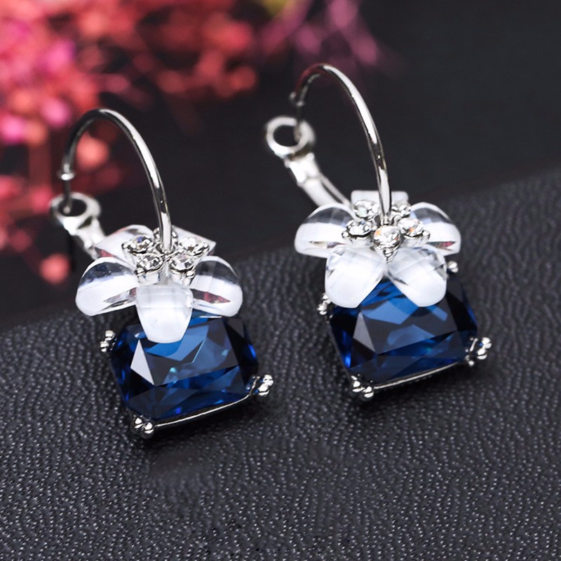 欧奈雅 简约复古 耳饰