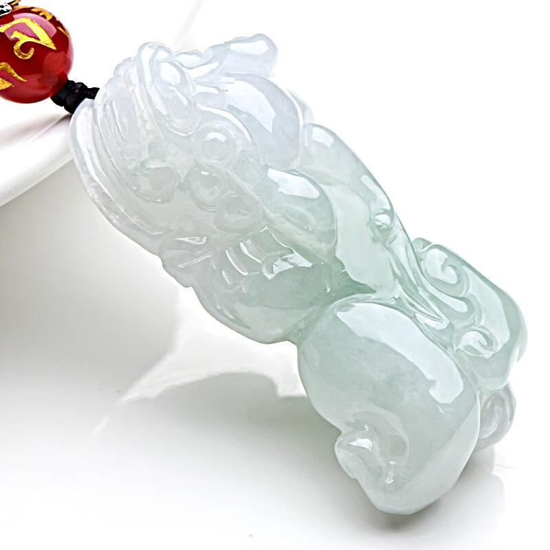 千载一玉 做工精致翡翠吊坠