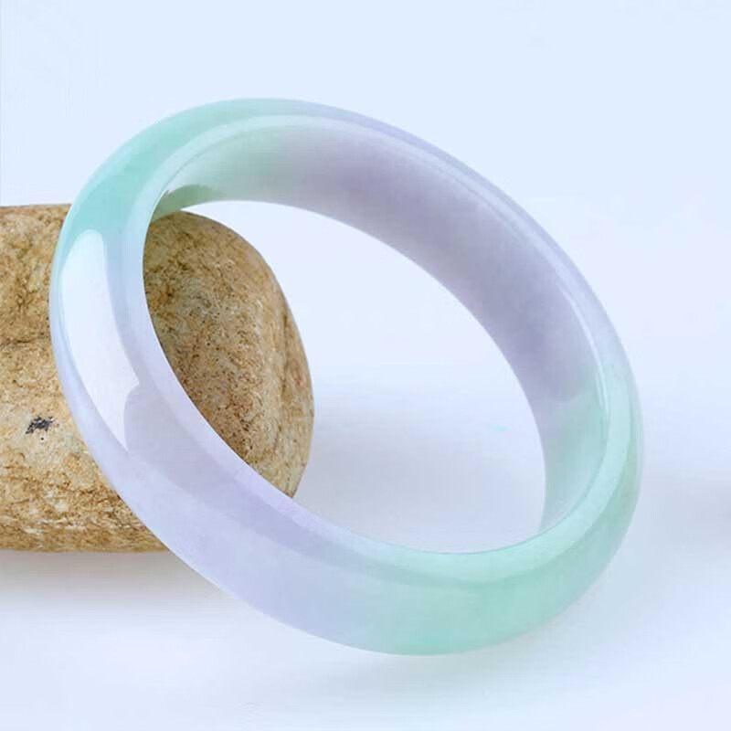 艾选潮品 豆绿色翡翠手镯