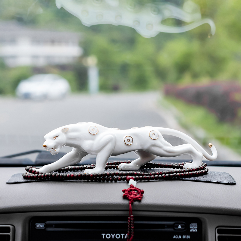 聚屹 金钱豹汽车摆件