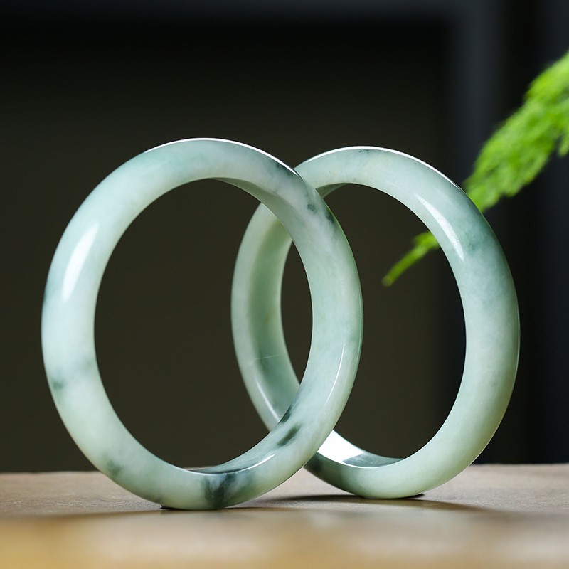 珍唯伊 飘花翡翠手镯