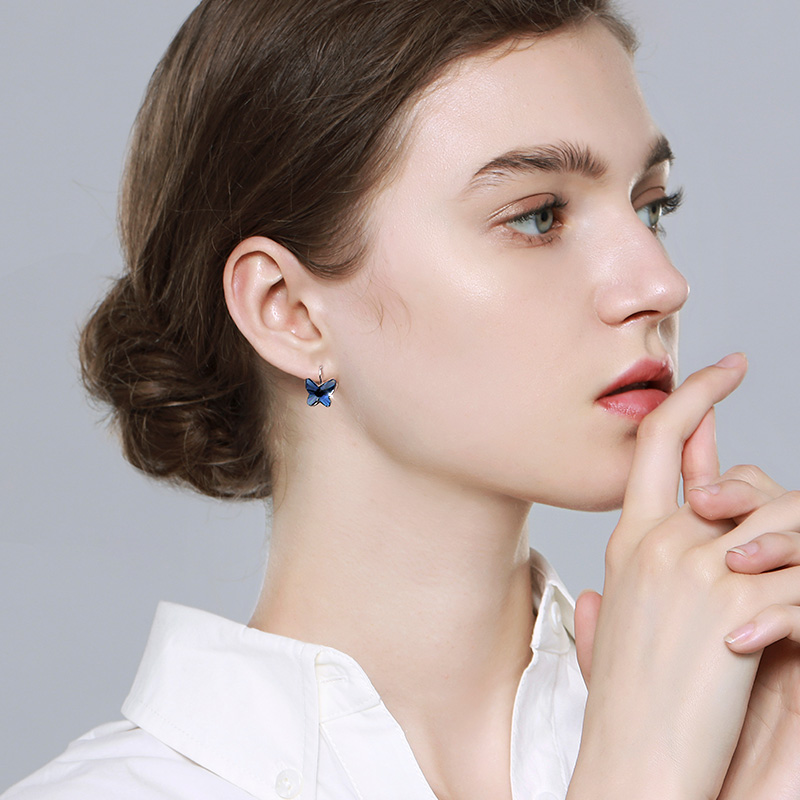 茵曼 仿水晶蝴蝶造型耳饰