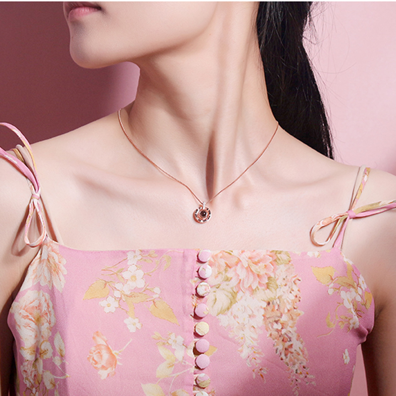 周大宾 纳米雕刻投影项链