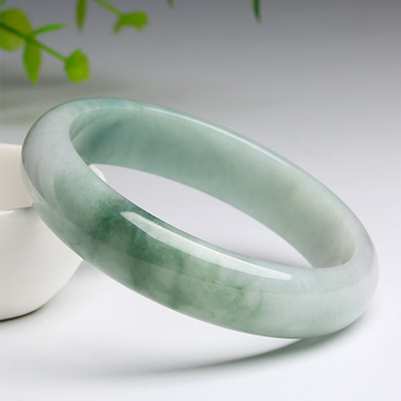 印象眸 舒适亲肤翡翠手镯