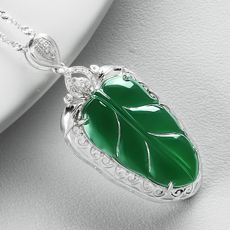 碧玉尊 别致造型 吊坠