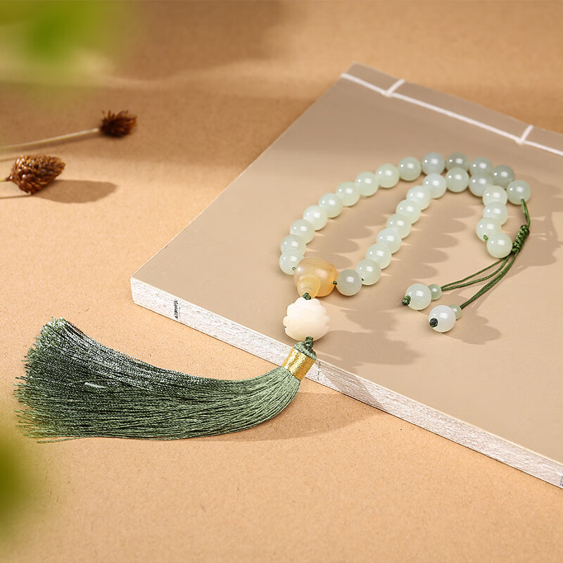 强尔维 和田玉佛珠挂件