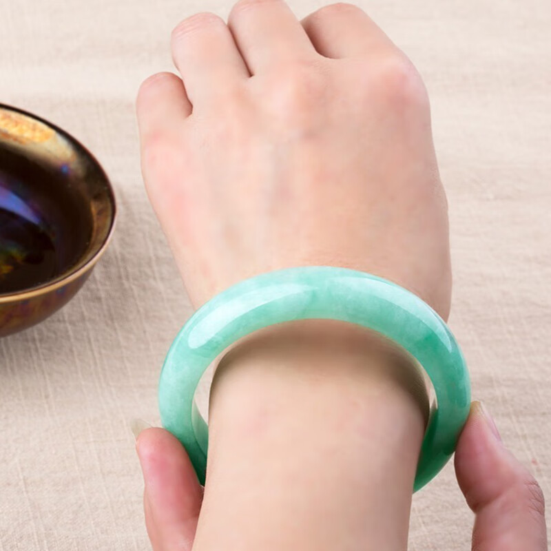 艾选潮品 天然冰糯种翡翠手镯