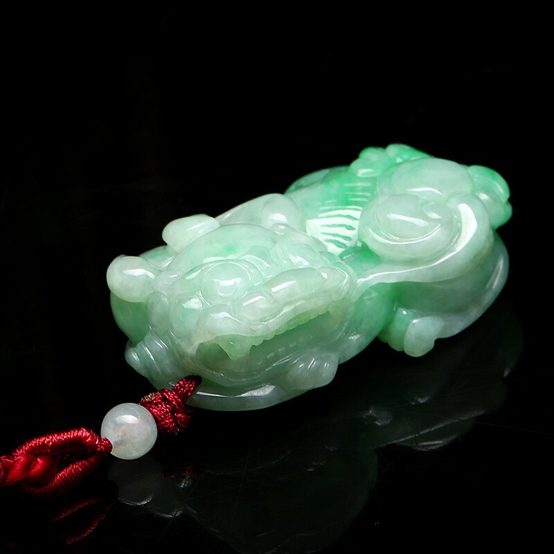 七彩云南 貔貅吊坠翡翠
