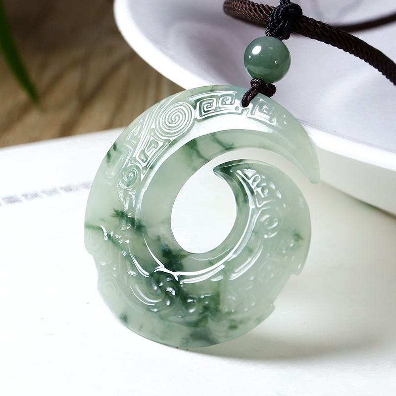 净心石 圆牌浮雕翡翠吊坠