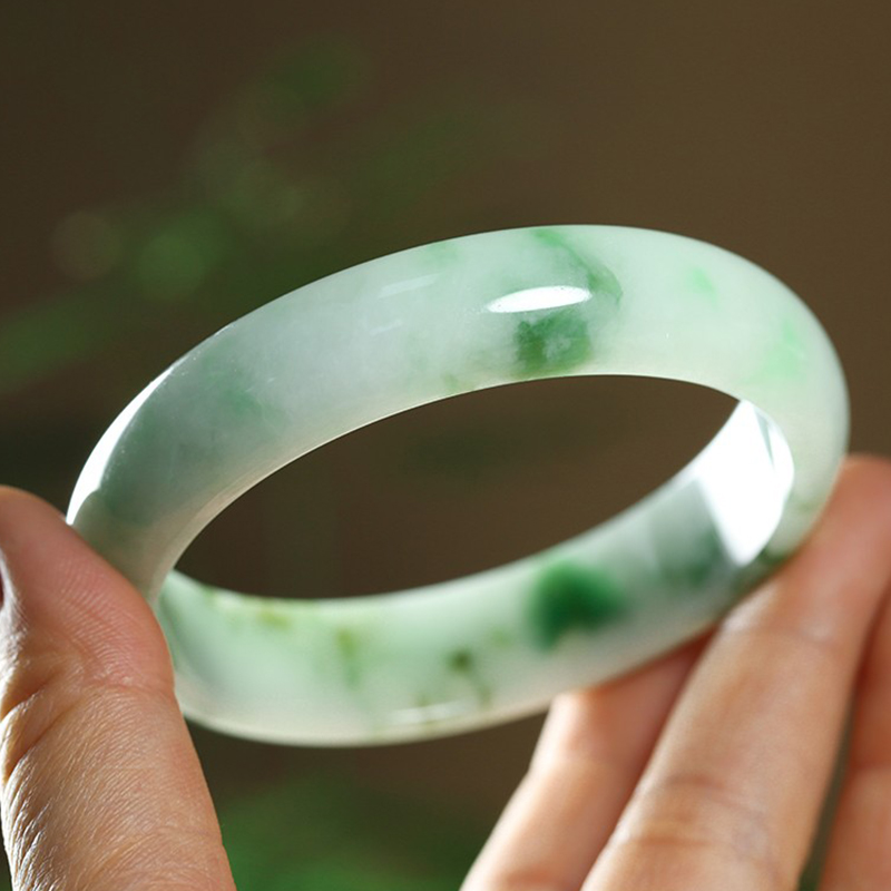 印象眸 大片飘花翡翠手镯