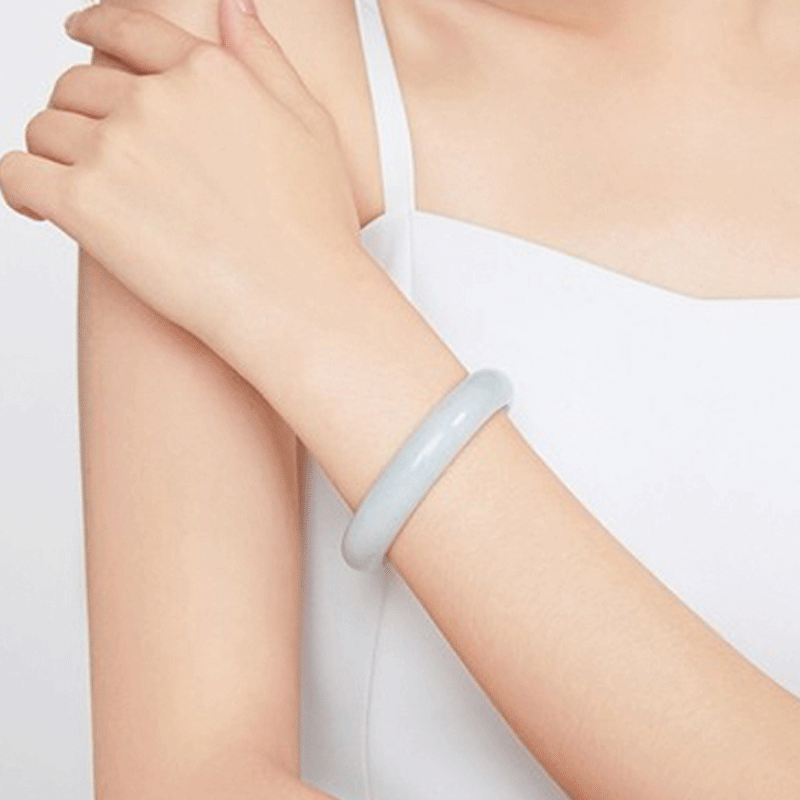 周大福 温润 翡翠手镯