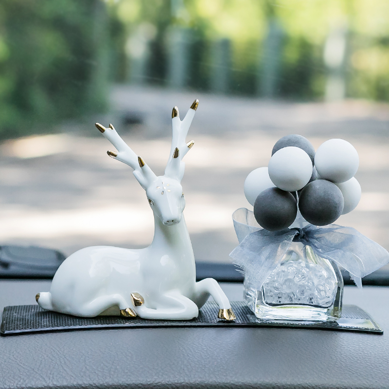 聚屹高温烧制汽车摆件