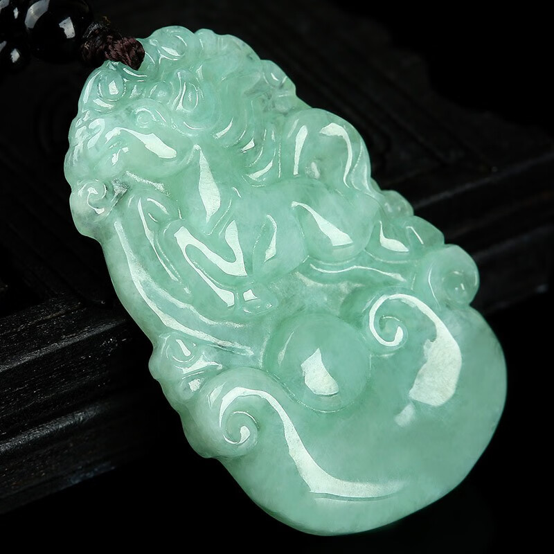 艾选潮品 生肖马翡翠吊坠