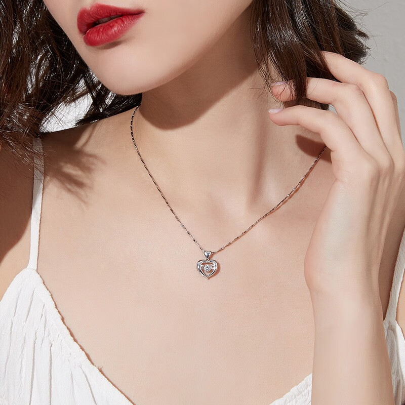 圣雅罗 镶钻心形项链