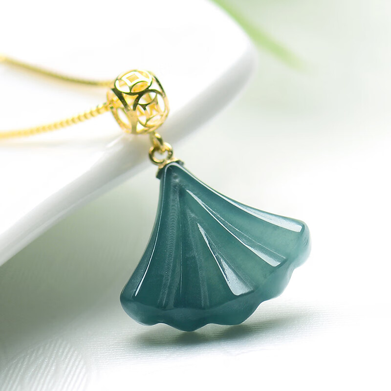 东方雅翠18K金镶扇形翡翠吊坠