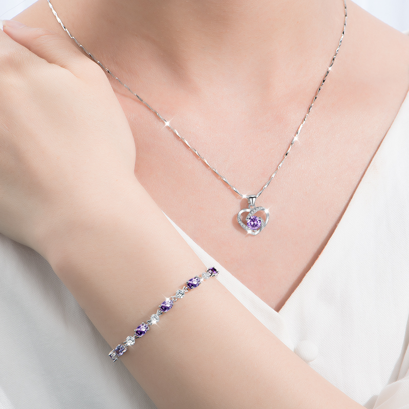 建禄爱心形锁骨项链