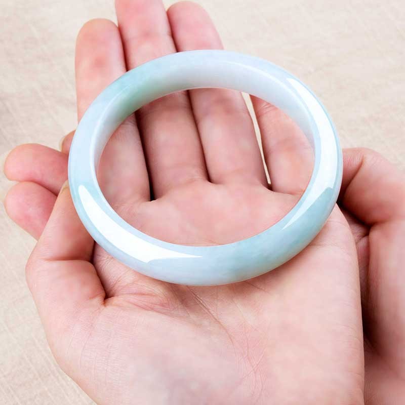 艾选潮品 水润通透 翡翠手镯