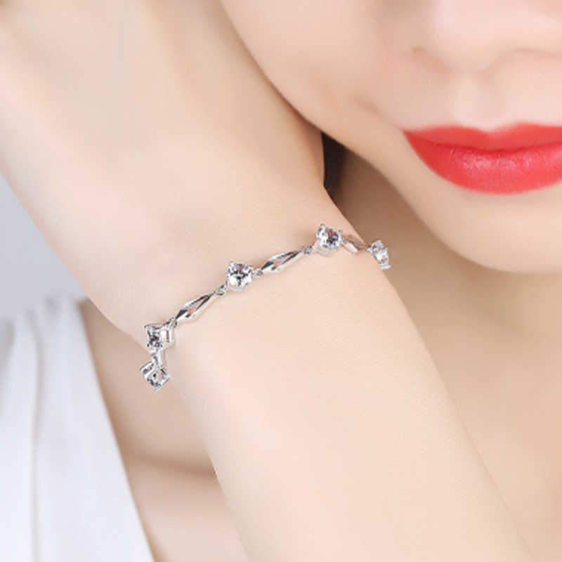 圣雅罗 镂空菱心手链