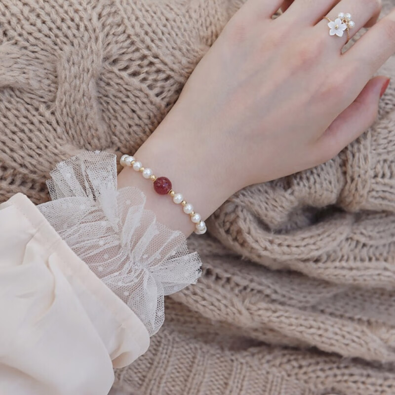 束芬 草莓晶天然珍珠手链