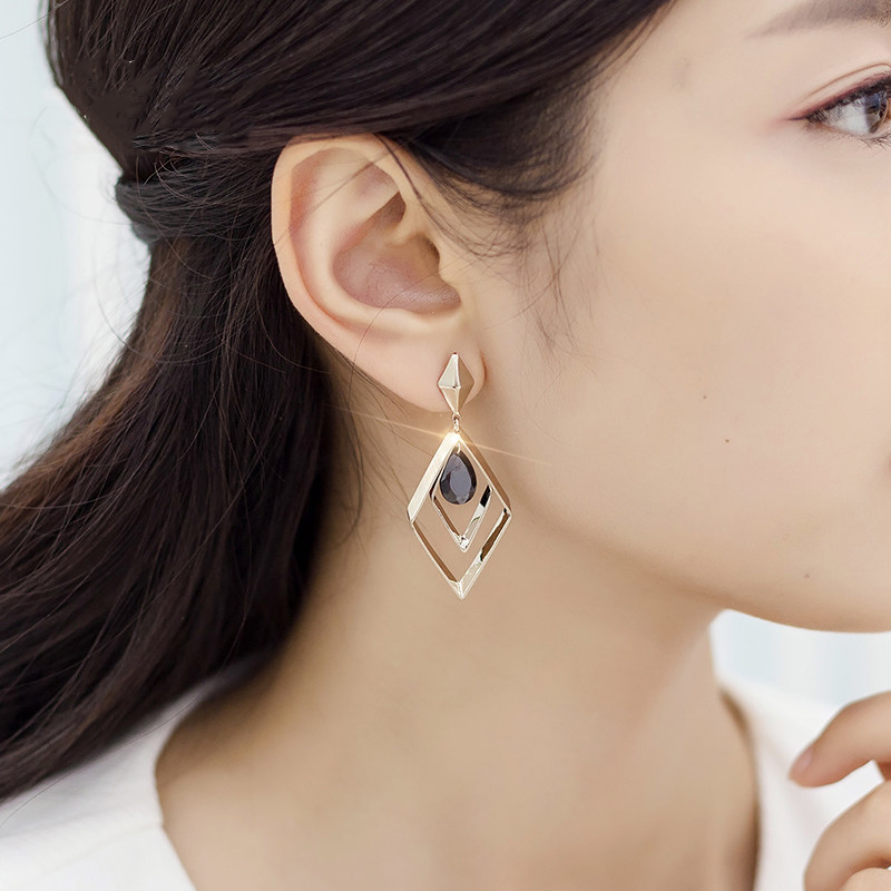 伊黛儿几何百搭耳饰