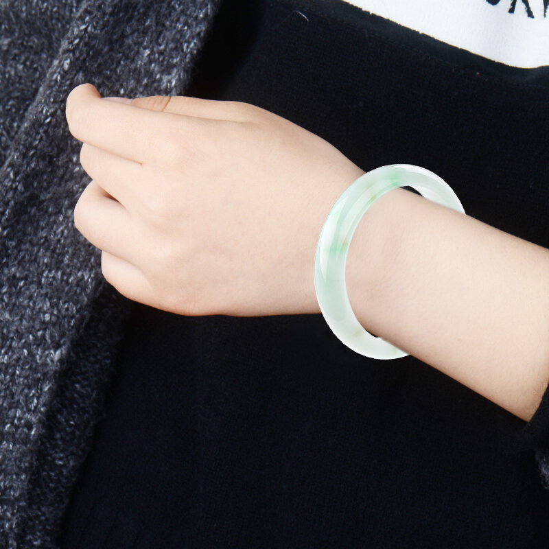 可玉可求 圆条翡翠手镯