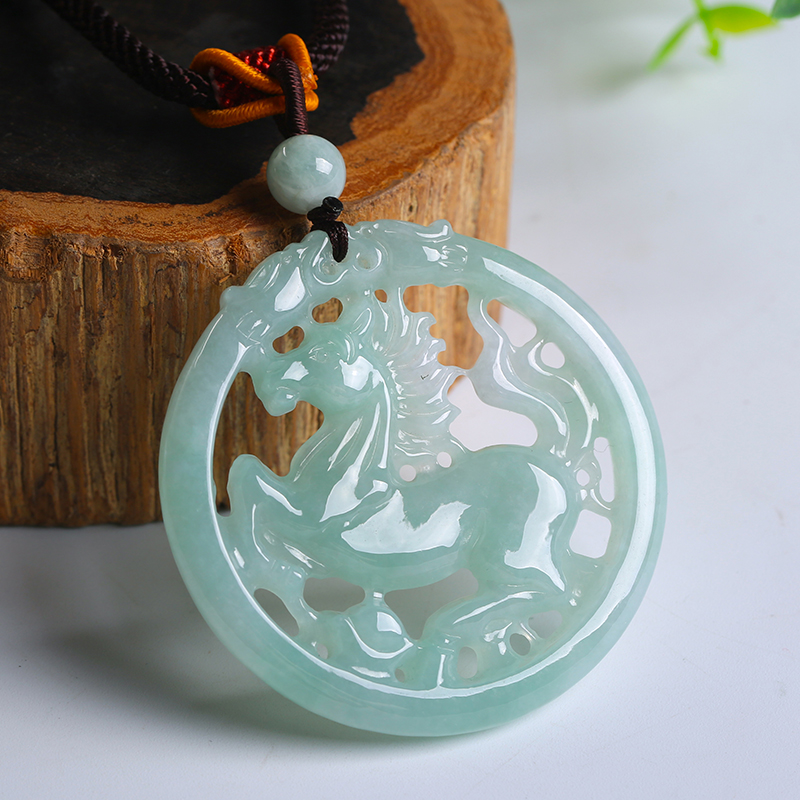 玉友 镂空生肖翡翠吊坠