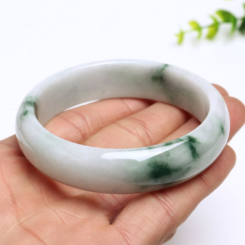 净心石 饱满精致翡翠手镯