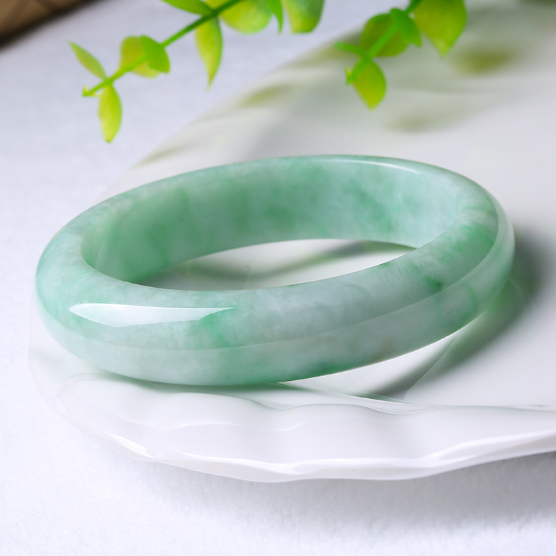 净心石 飘绿宽条翡翠手镯