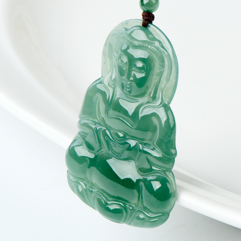 碧玉尊 水润通透翡翠吊坠