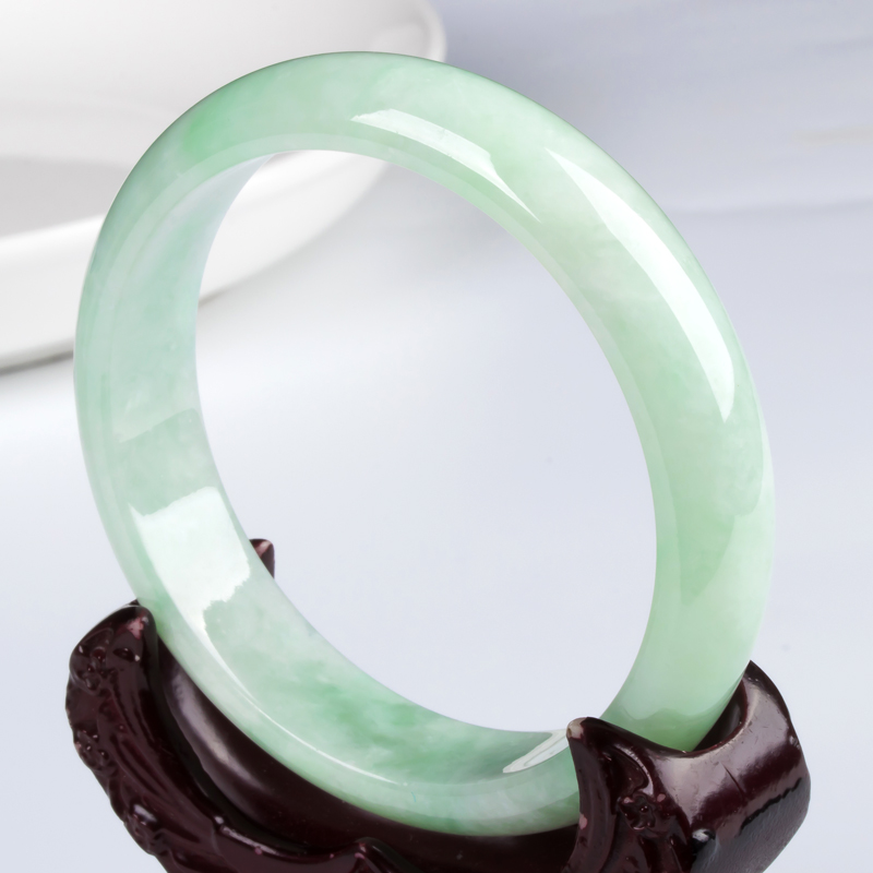 张益轩 质地细腻 翡翠手镯