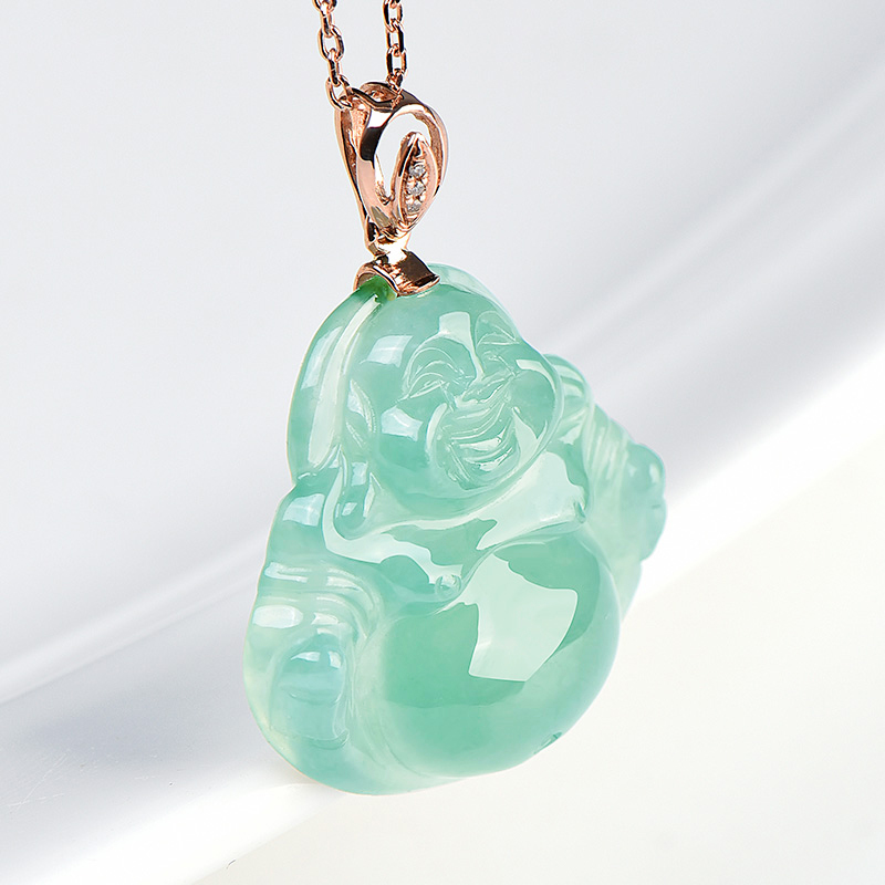 碧玉尊 玲珑剔透翡翠吊坠