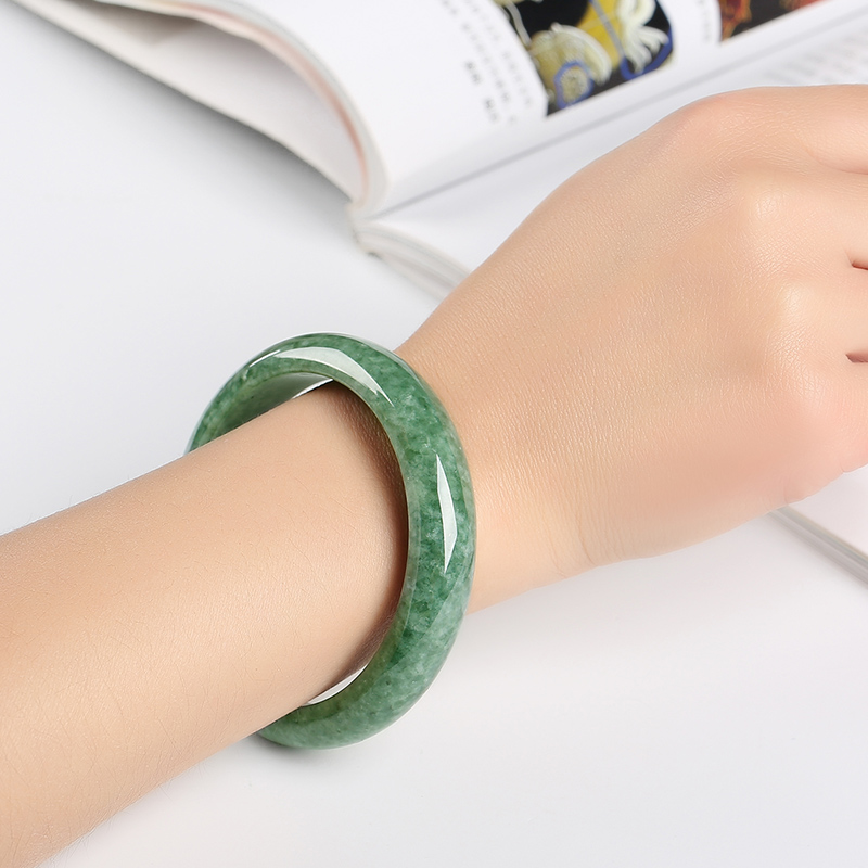 凤禧珠宝 细腻质地翡翠手镯