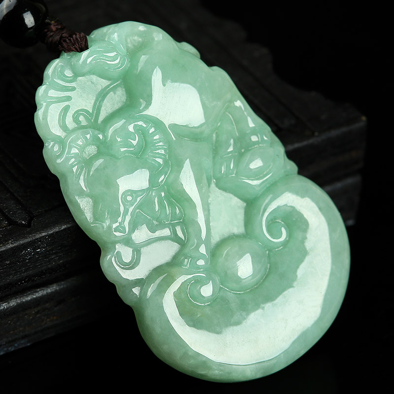 艾选潮品 端庄大气翡翠吊坠