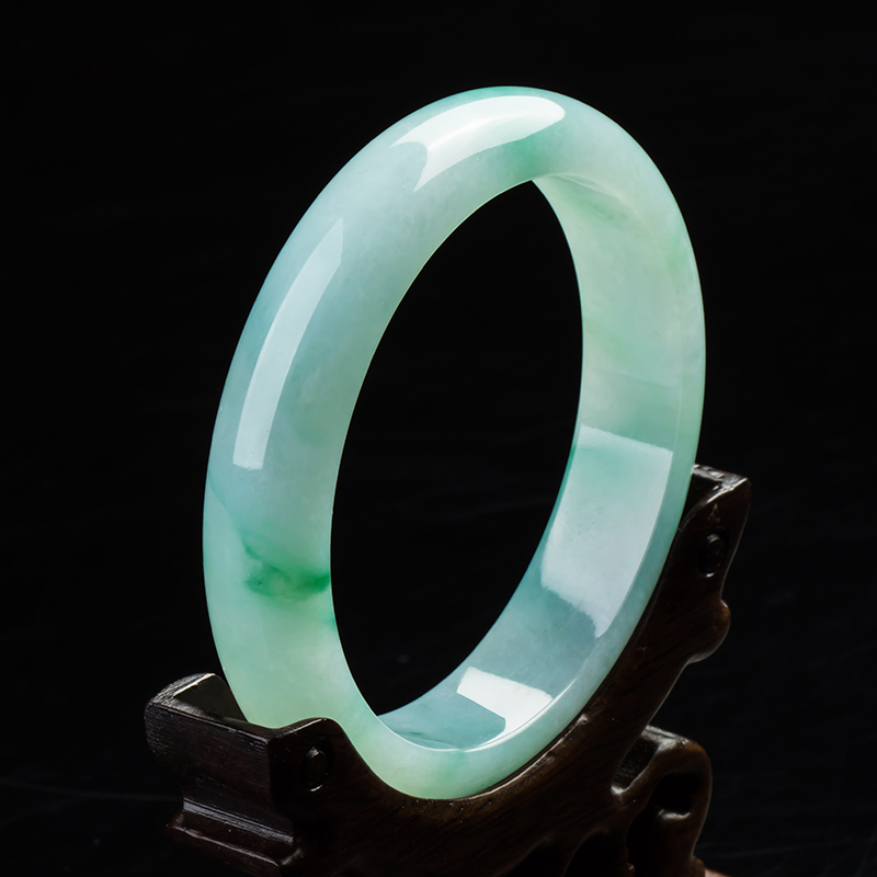 碧玉尊 通透莹润 翡翠手镯