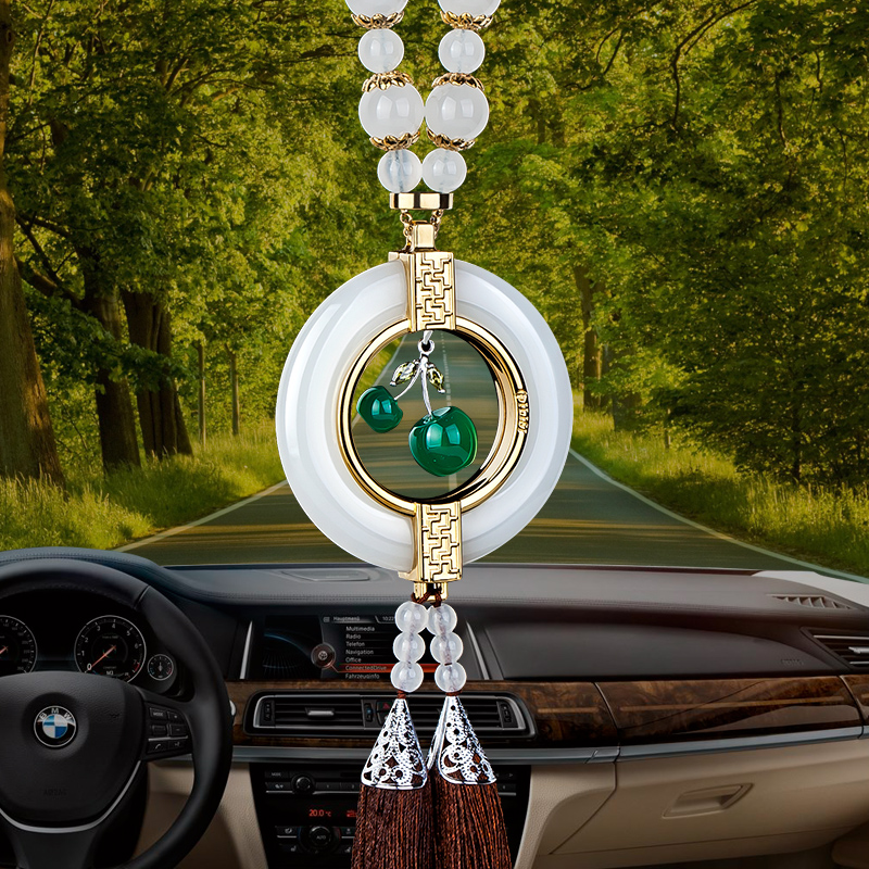 ALIS白玉汽车挂件