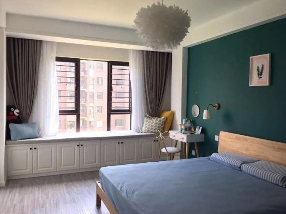 围着飘窗打柜子,收纳翻倍,还不占卧室面积的第1张示图 围着飘窗打柜子,收纳翻倍,还不占卧室面积的第1张示图