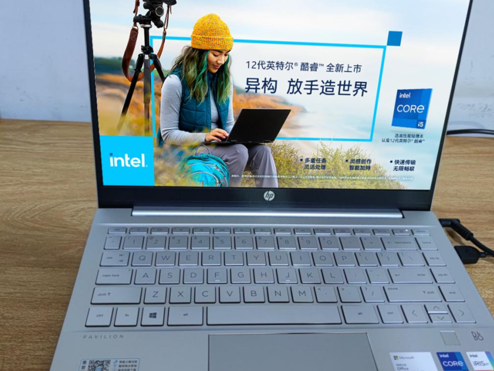 媒介经理爱了，这台12代酷睿本真的很贴心的第2张示图