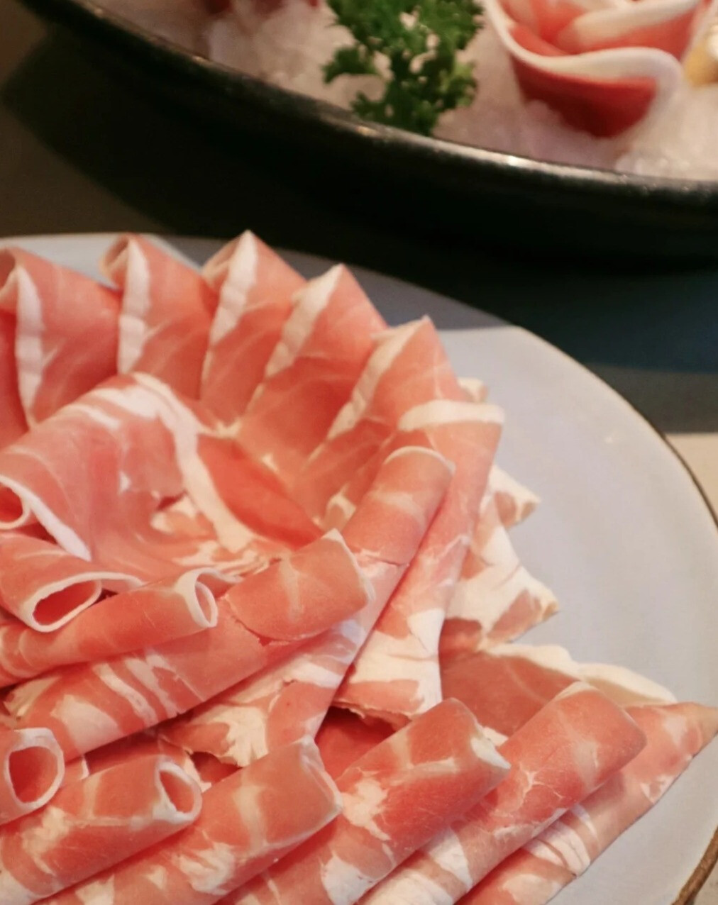 喜欢吃羊肉的看这里！上好的羊上脑真的很滑很嫩-JinMo之家