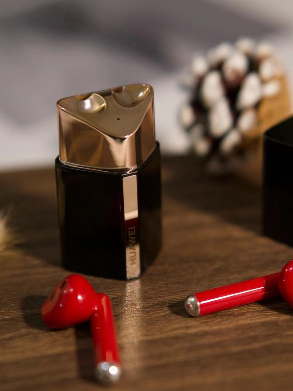 华为Lipstick耳机音质出众,佩戴体验感好!-JinMo之家