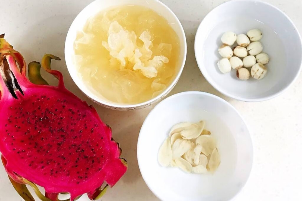 冬季多喝银耳汤,给身体补充水分,好喝颜值还高的第2张示图 冬季多喝银耳汤,给身体补充水分,好喝颜值还高的第2张示图