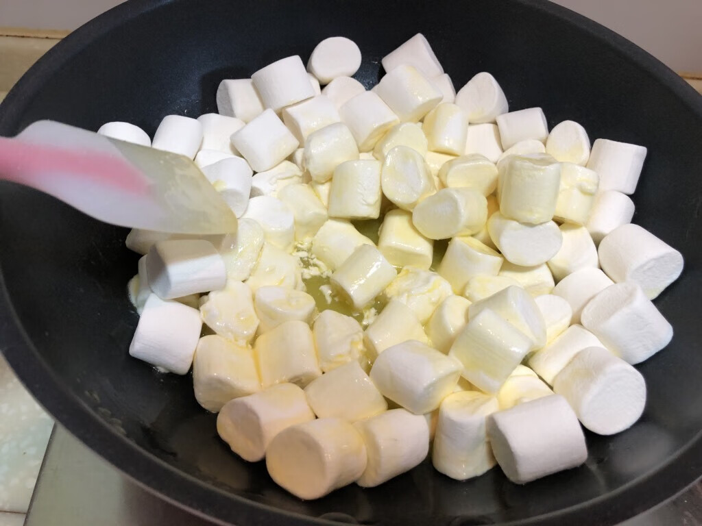 海苔肉松咸蛋黄雪花酥的第8张示图