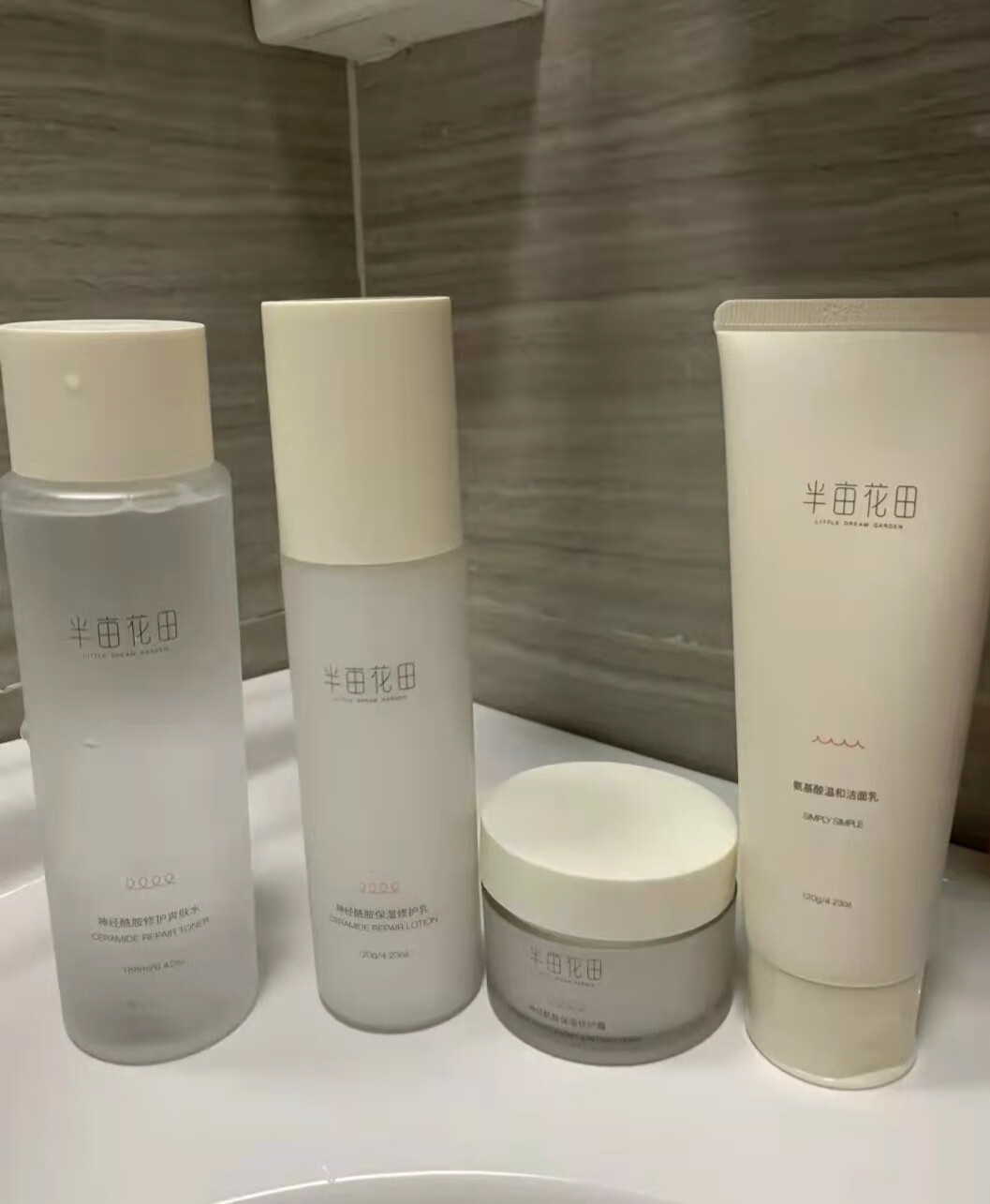 皮肤脆弱敏感？那就换套护肤品修护肌肤吧-JinMo之家