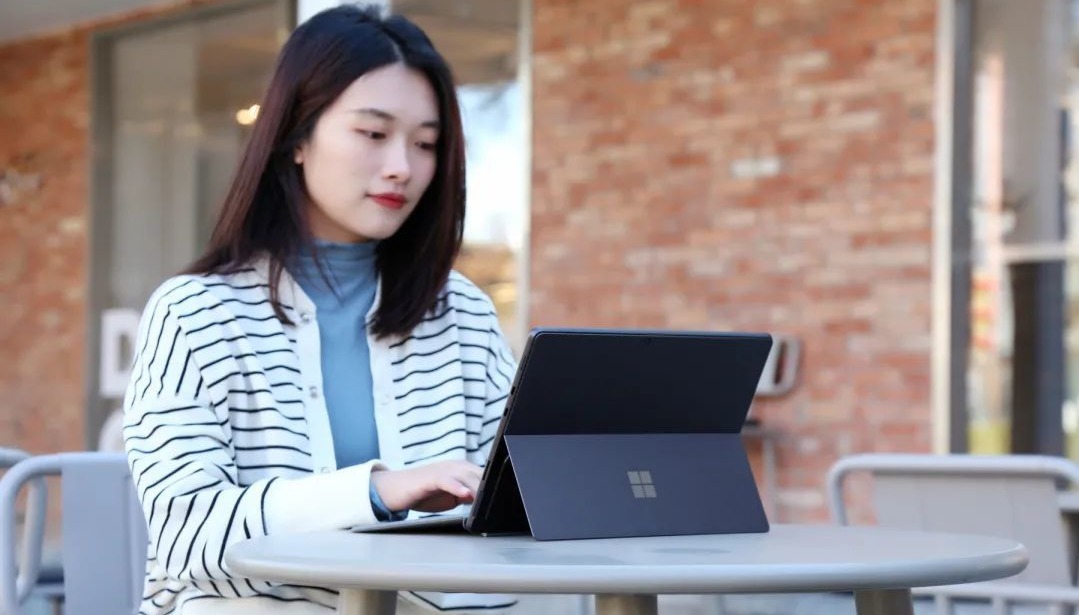 微软Surface Pro 8二合一平板电脑怎么样？评测Surface Pro 8：微软的固执与用户的偏执的第1张示图
