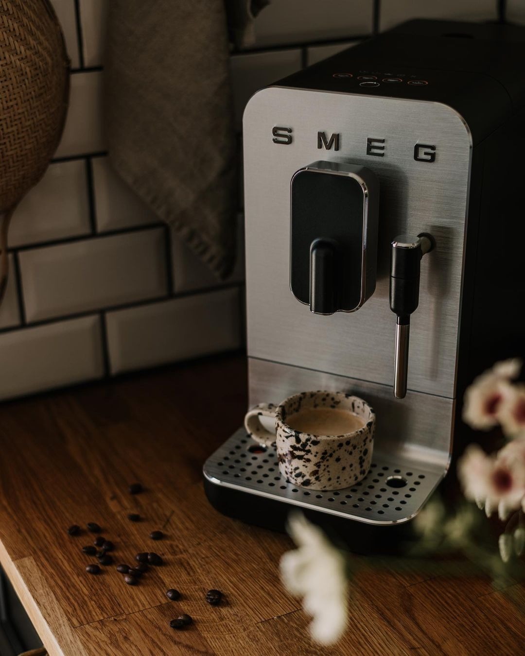测评“让生活充满仪式感”的SMEG意大利意式咖啡机到底怎么样？的第1张示图