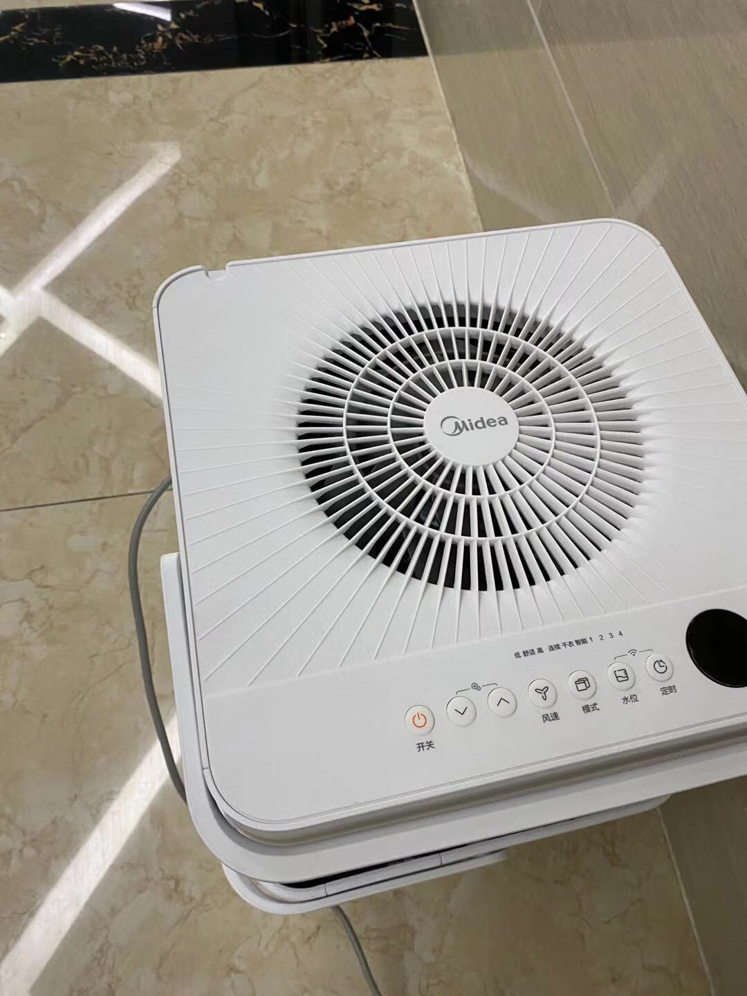 解决室内湿气，有美的小方物除湿机就够啦！-JinMo之家