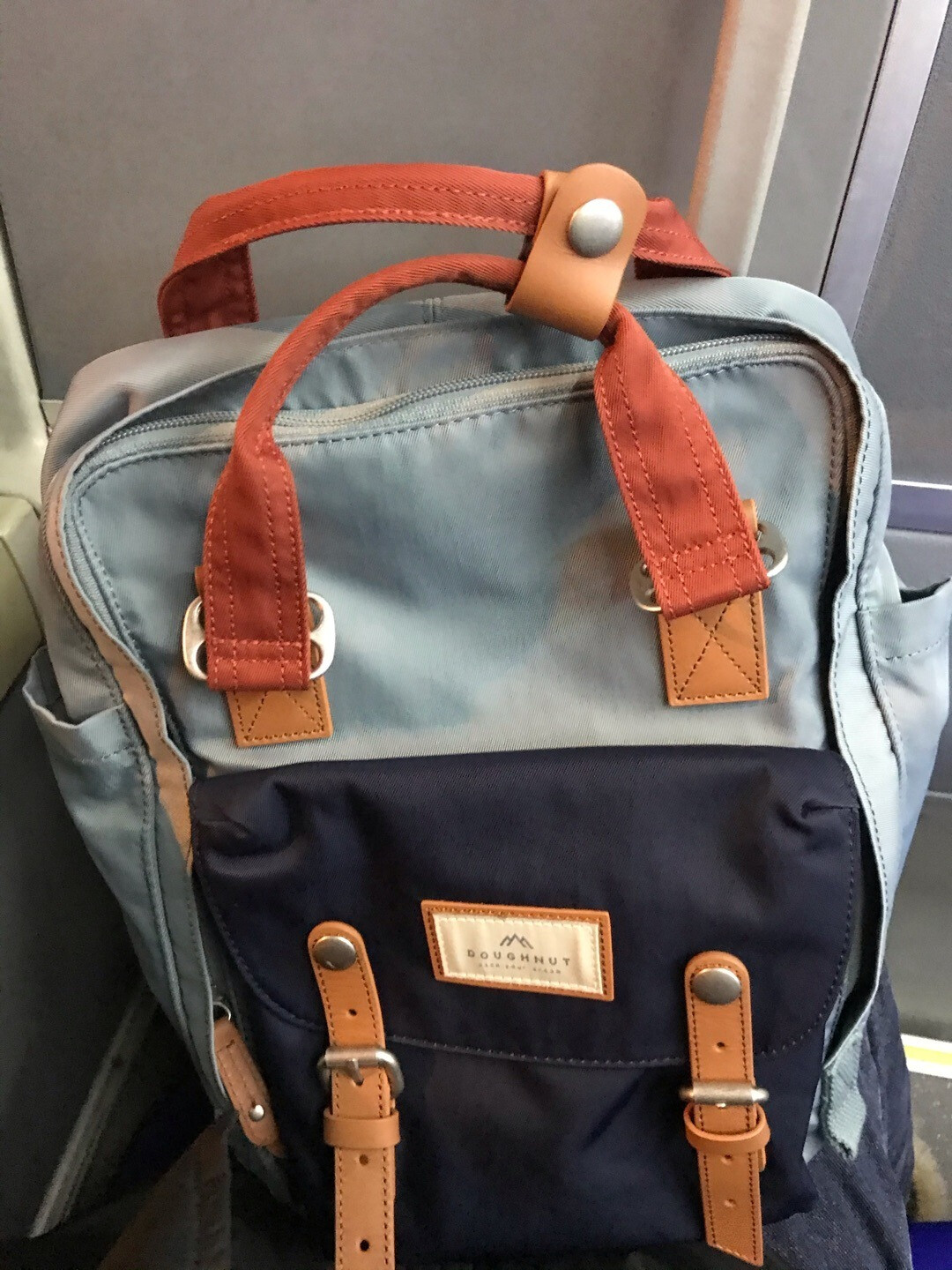 Doughnut macaroon旅行双肩包，时尚好用-JinMo之家