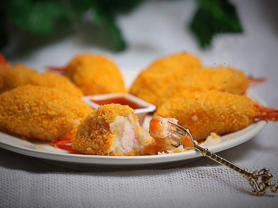 看着就让人流口水的大虾可乐饼,外酥里嫩,用烤箱就能搞定-JinMo之家