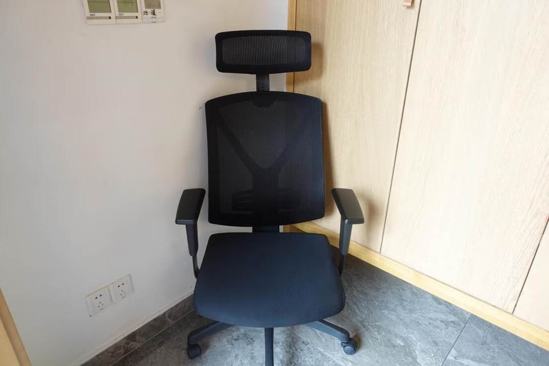 包容你各种坐姿的永艺办公椅,给你舒适办公新体验!-JinMo之家