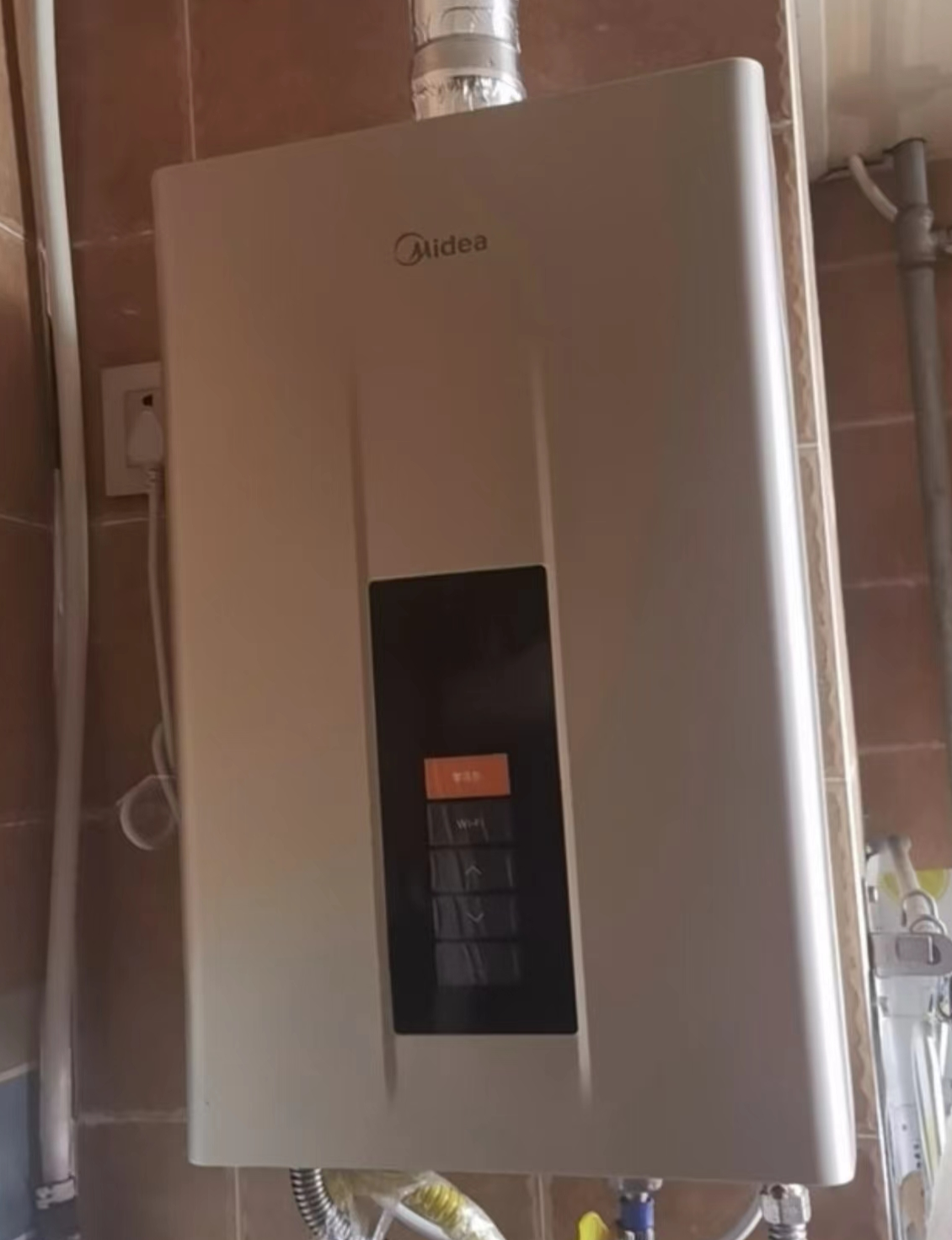 零冷水热水器VS普通热水器，区别到底在哪里？-JinMo之家